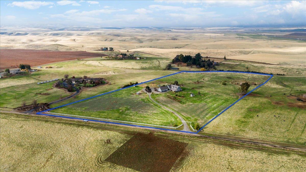 22090 Arburua Rd, Los Banos, CA 93635