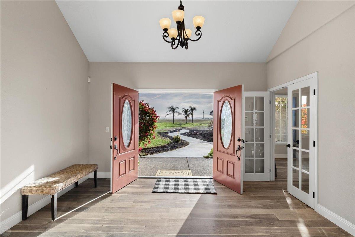 22090 Arburua Rd, Los Banos, CA 93635