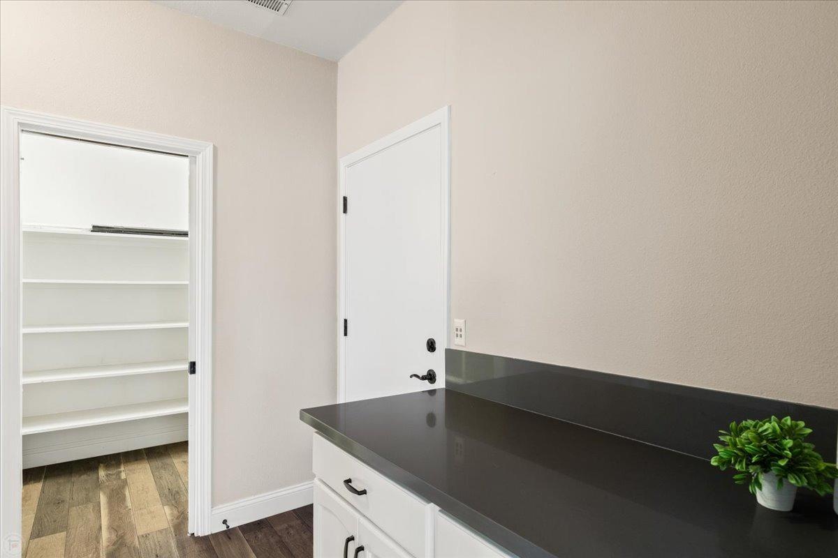 22090 Arburua Rd, Los Banos, CA 93635