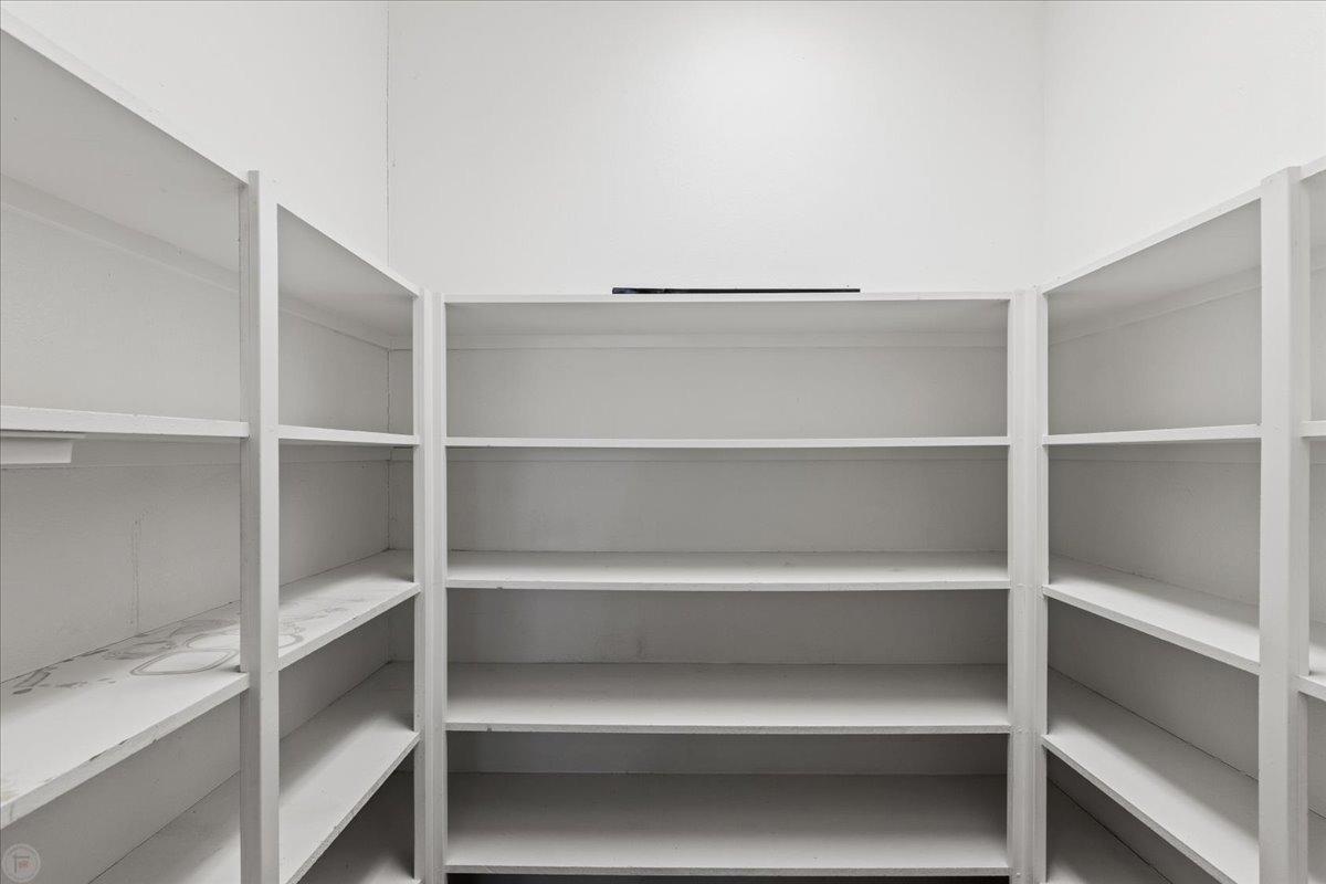 22090 Arburua Rd, Los Banos, CA 93635