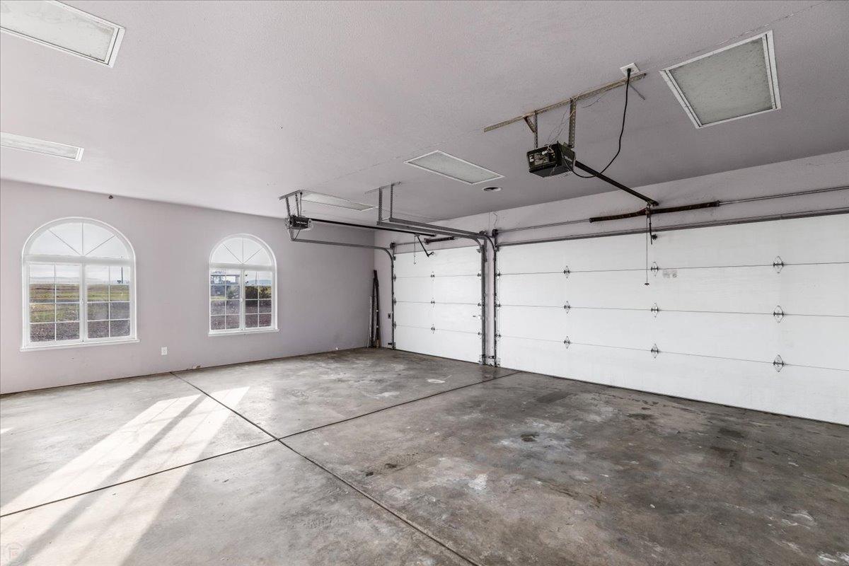 22090 Arburua Rd, Los Banos, CA 93635