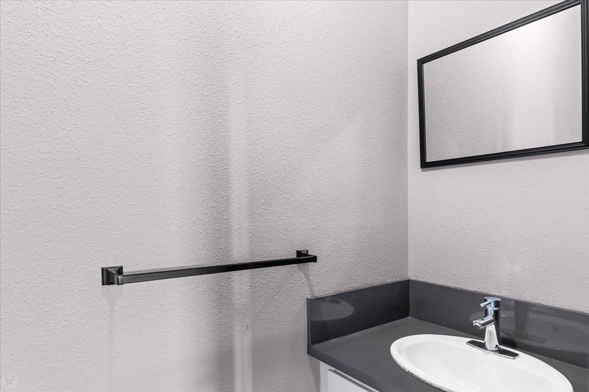 22090 Arburua Rd, Los Banos, CA 93635