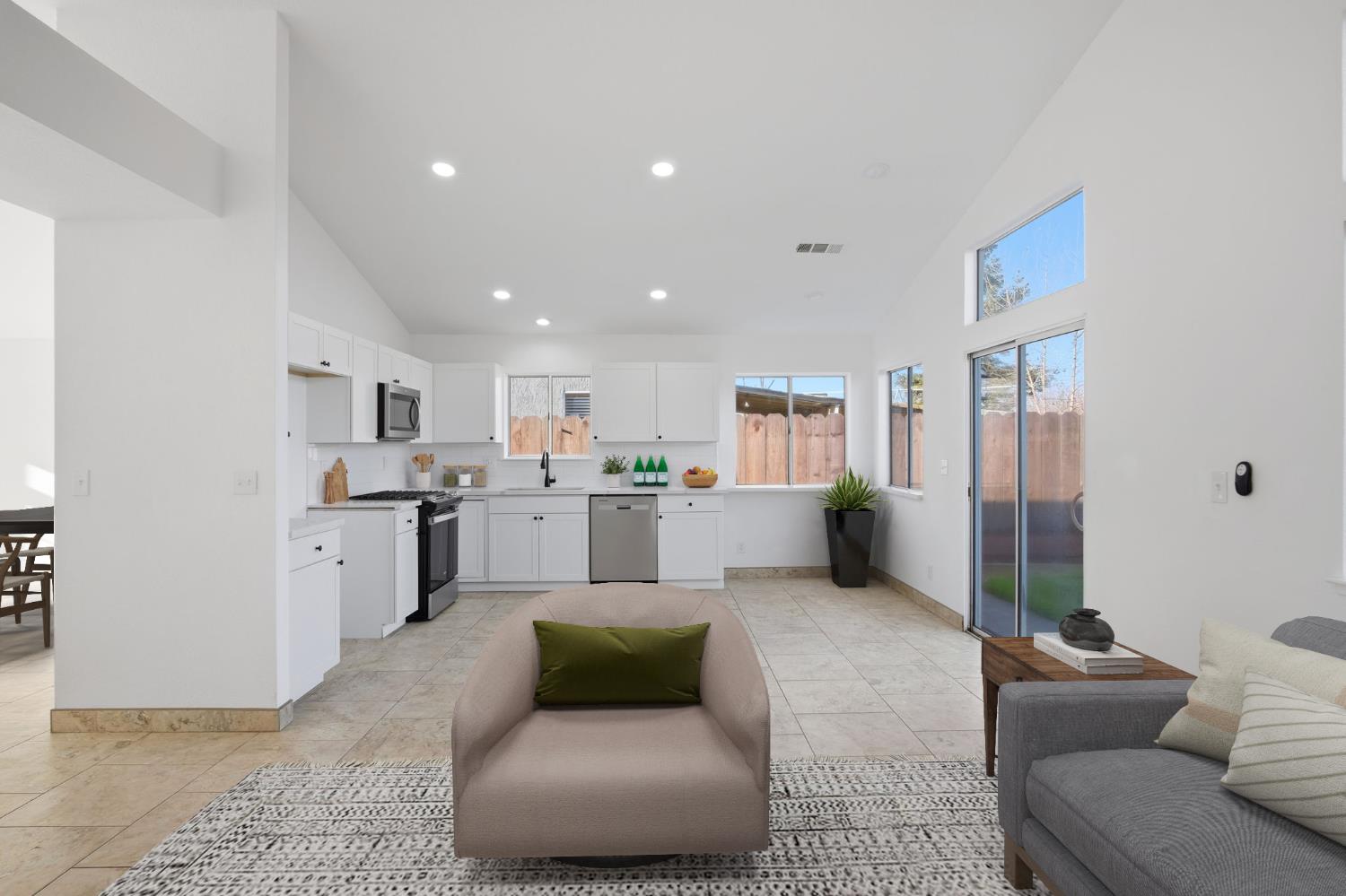 1801 Hito Dr, Patterson, CA 95363