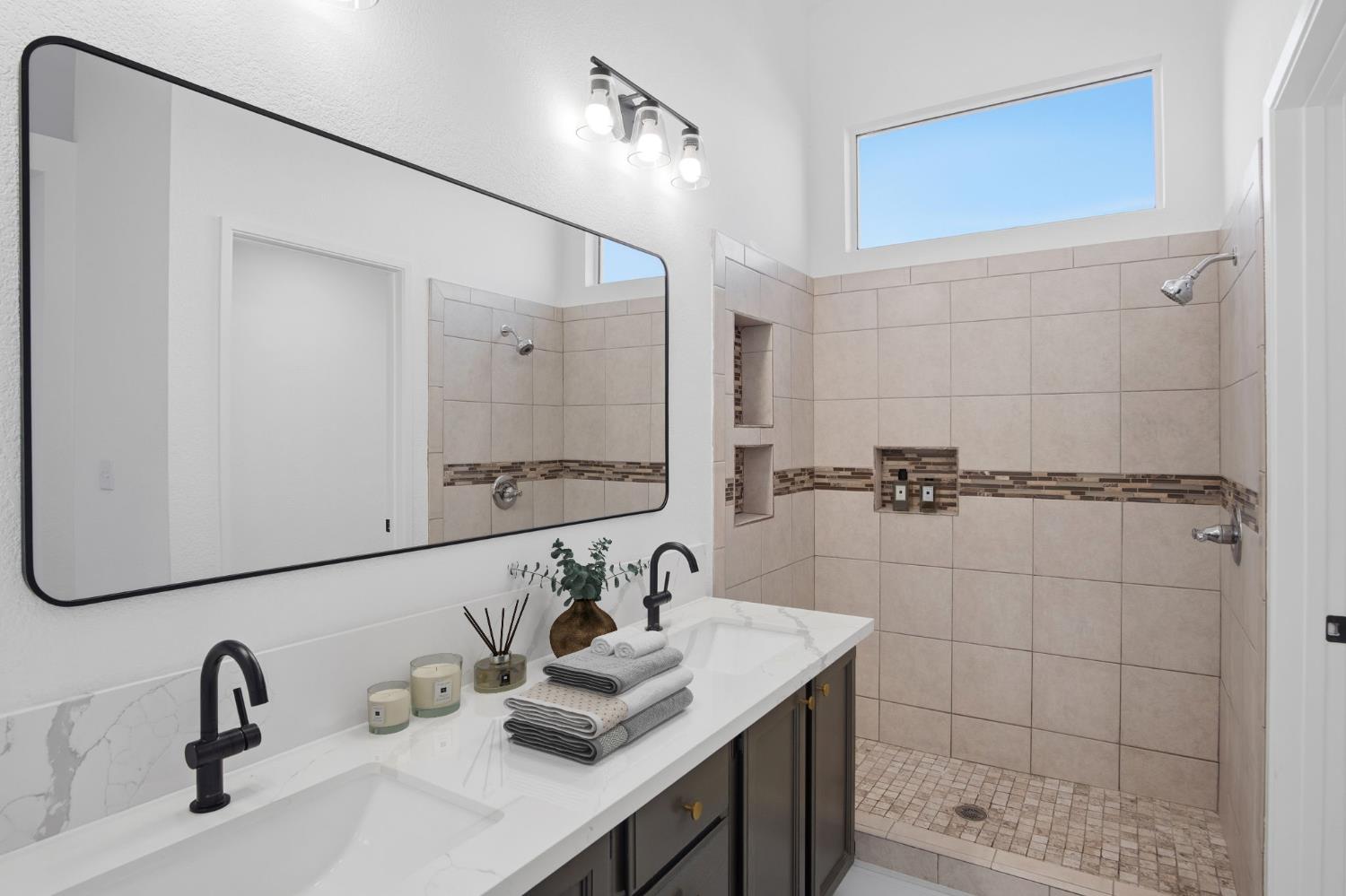 1801 Hito Dr, Patterson, CA 95363