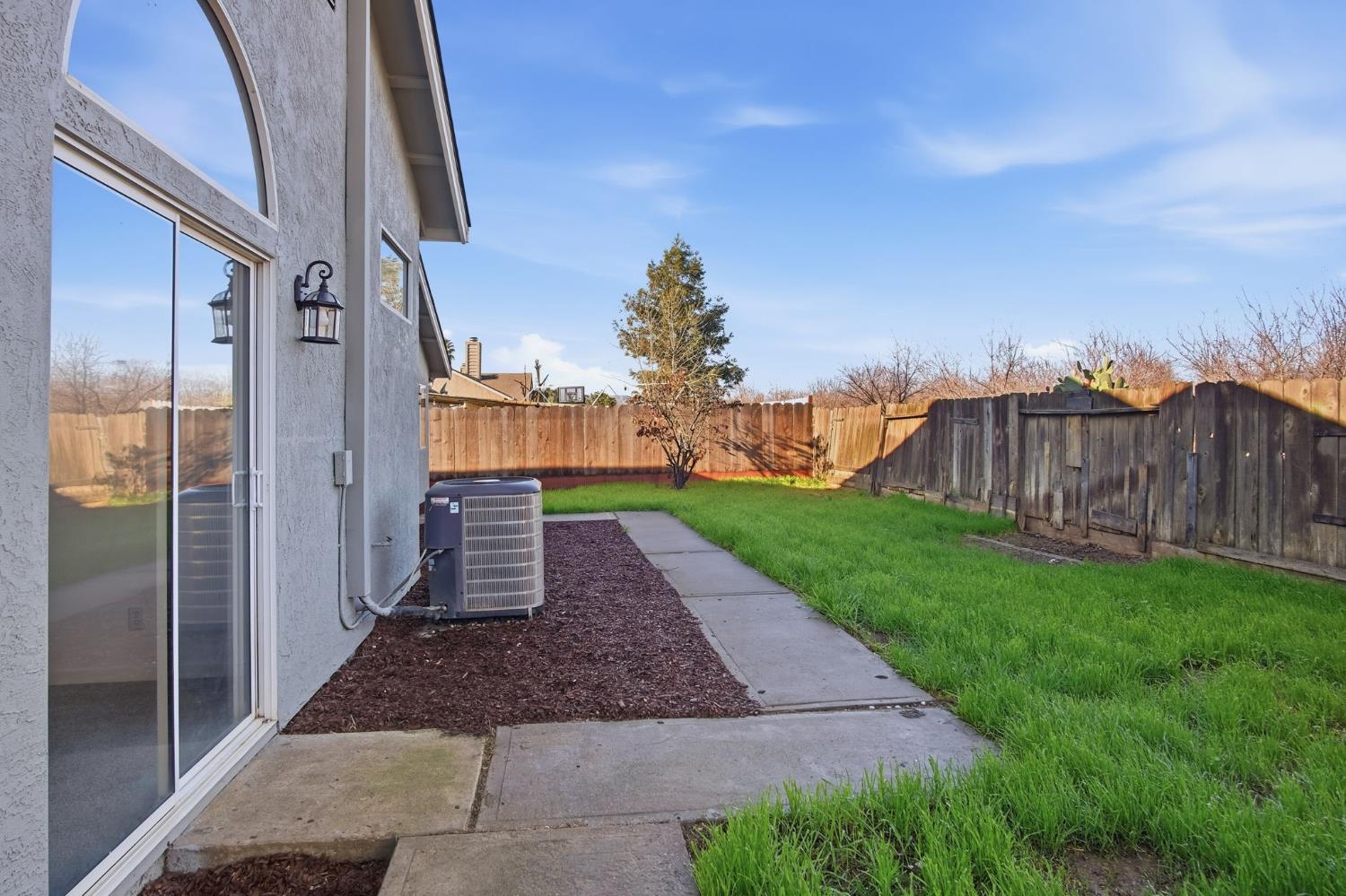 1801 Hito Dr, Patterson, CA 95363