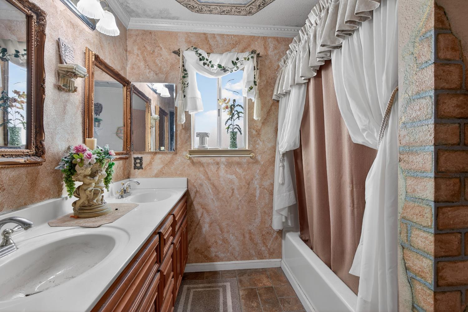 1732 Walpole Dr, Modesto, CA 95358