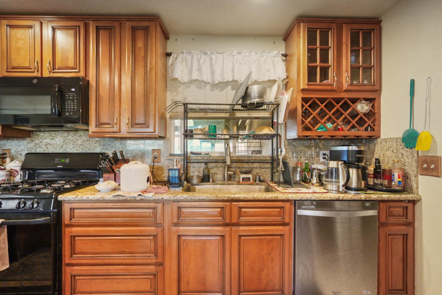 561 Church St, Modesto, CA 95357