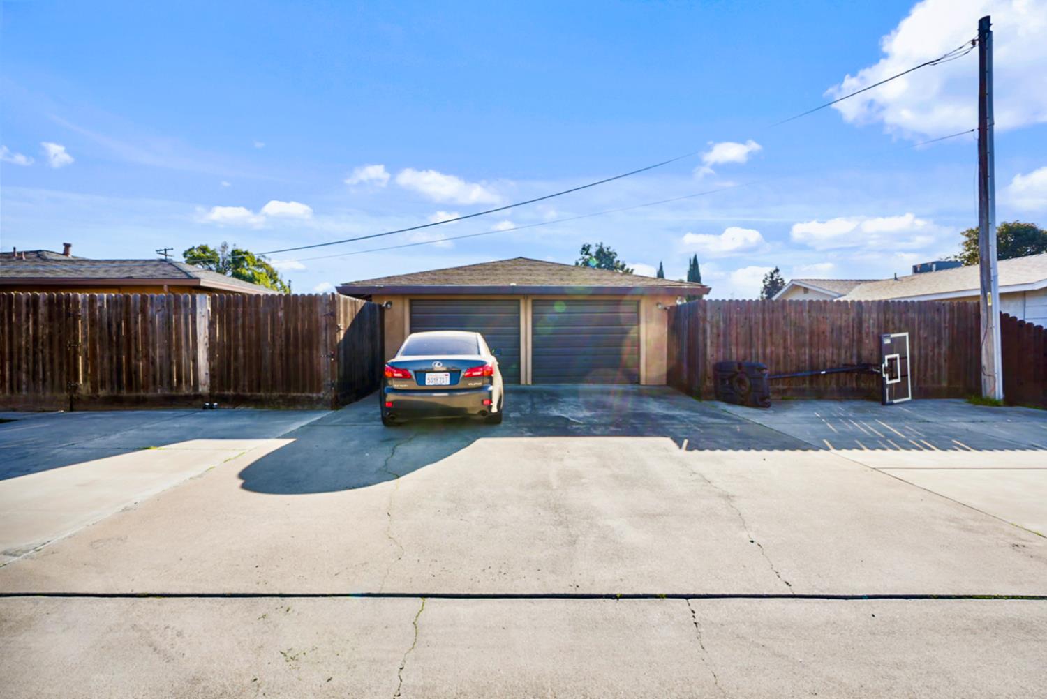 561 Church St, Modesto, CA 95357