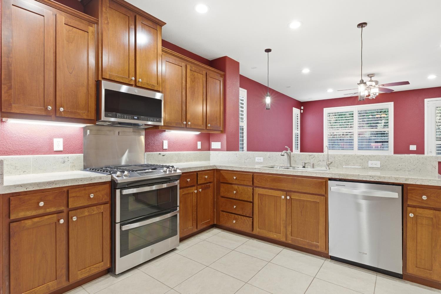 2609 Amir Dr, Modesto, CA 95355