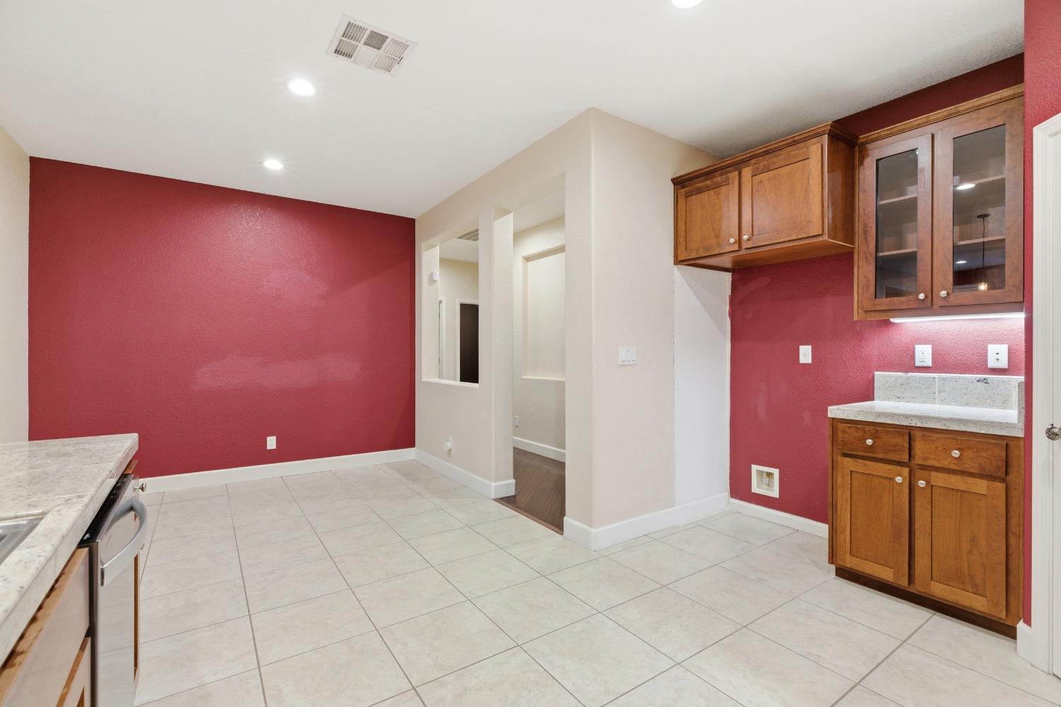 2609 Amir Dr, Modesto, CA 95355