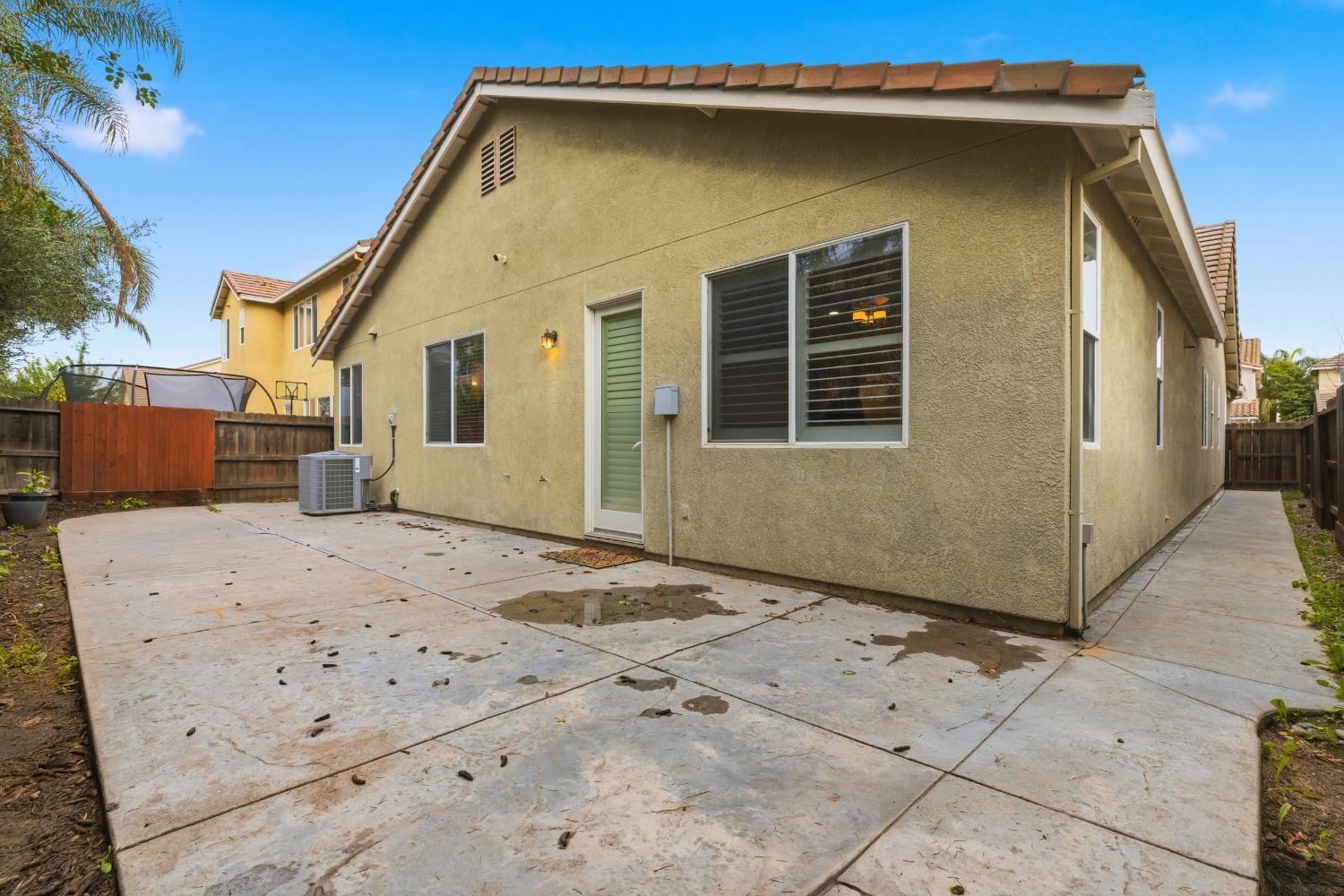 2609 Amir Dr, Modesto, CA 95355