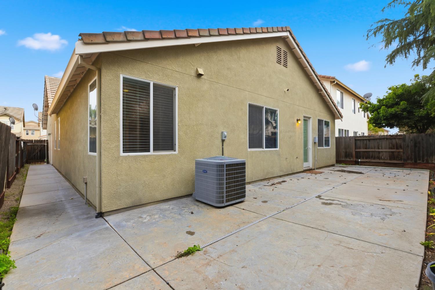 2609 Amir Dr, Modesto, CA 95355