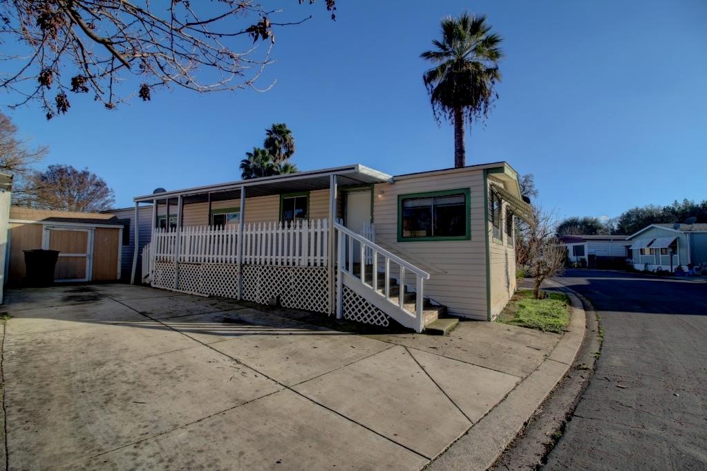 900 Old Stockton Rd #126, Oakdale, CA 95361