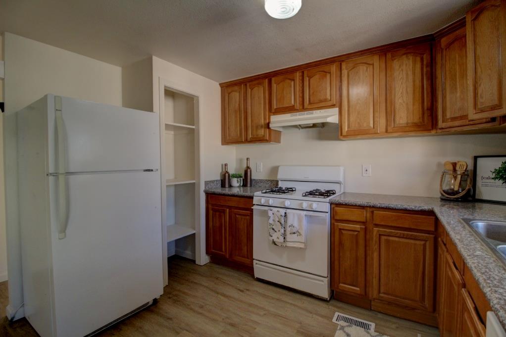 900 Old Stockton Rd #126, Oakdale, CA 95361