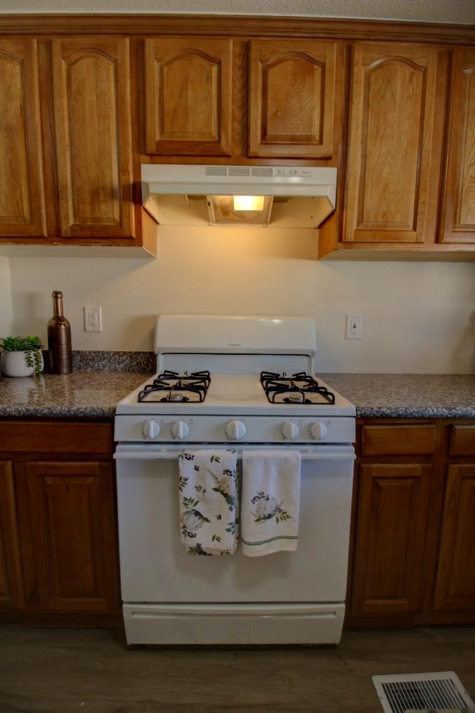 900 Old Stockton Rd #126, Oakdale, CA 95361