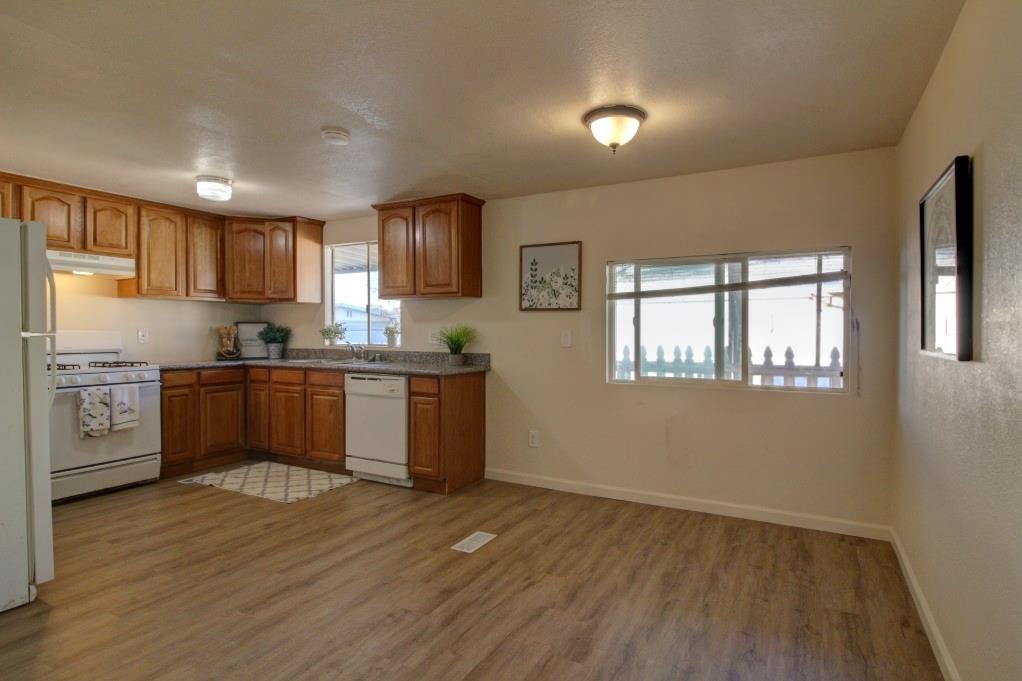 900 Old Stockton Rd #126, Oakdale, CA 95361