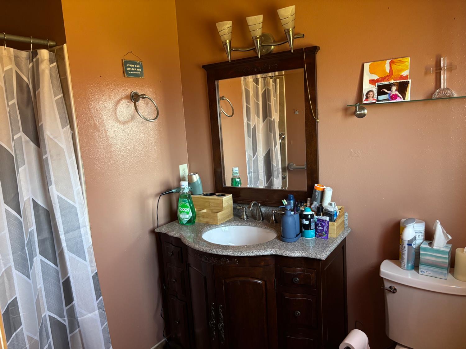 9852 Margaret Ct, Delhi, CA 95315