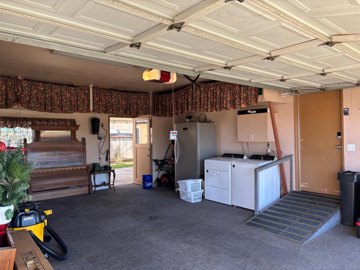 9852 Margaret Ct, Delhi, CA 95315