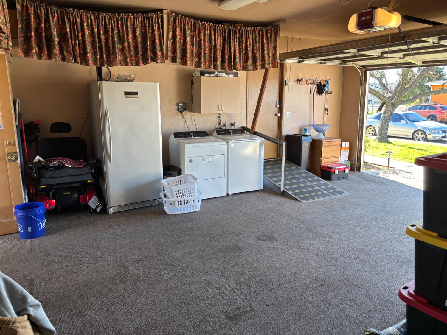 9852 Margaret Ct, Delhi, CA 95315