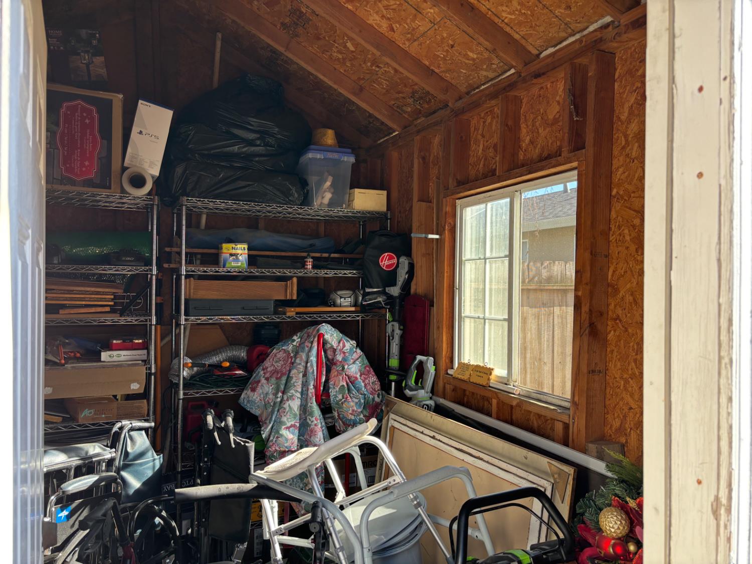 9852 Margaret Ct, Delhi, CA 95315