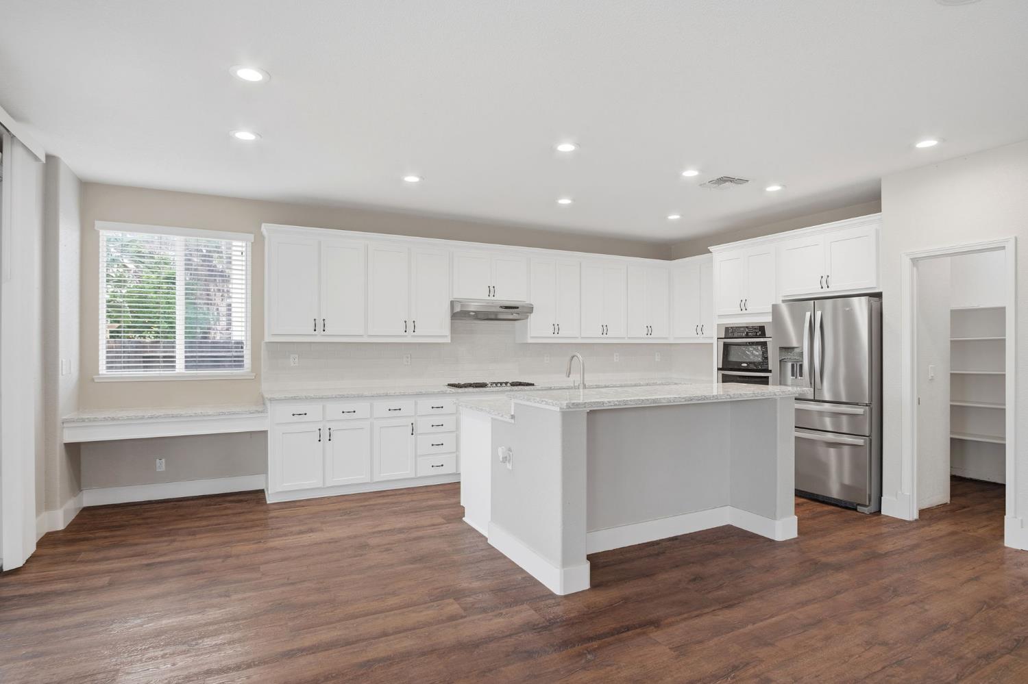 1239 Jewel Flower Dr, Patterson, CA 95363