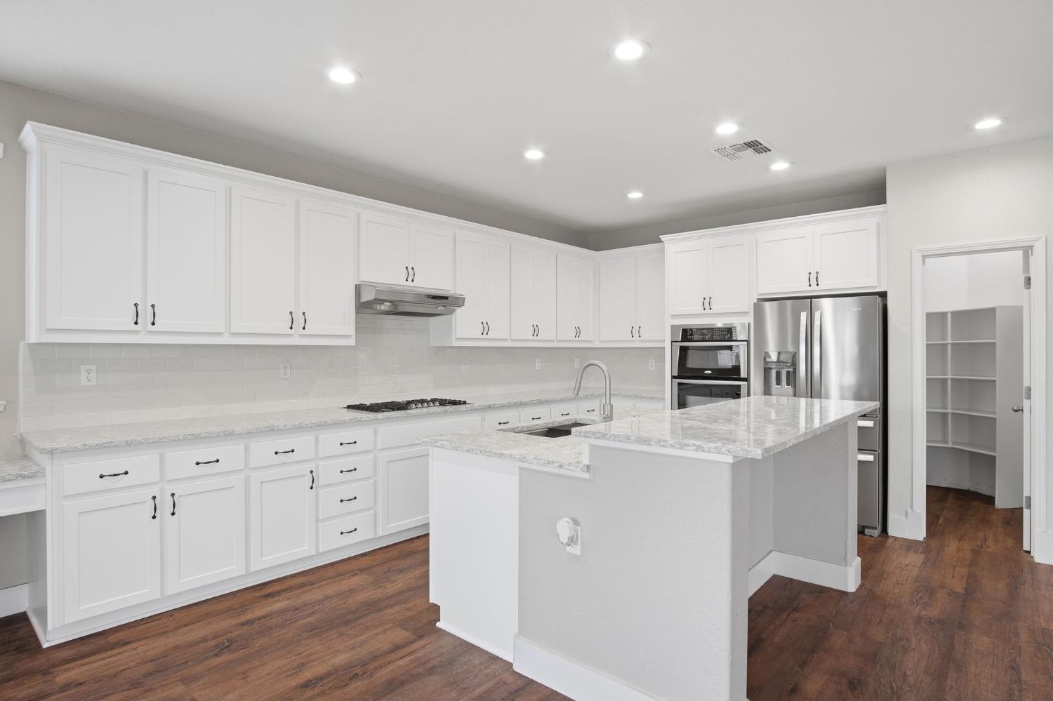 1239 Jewel Flower Dr, Patterson, CA 95363