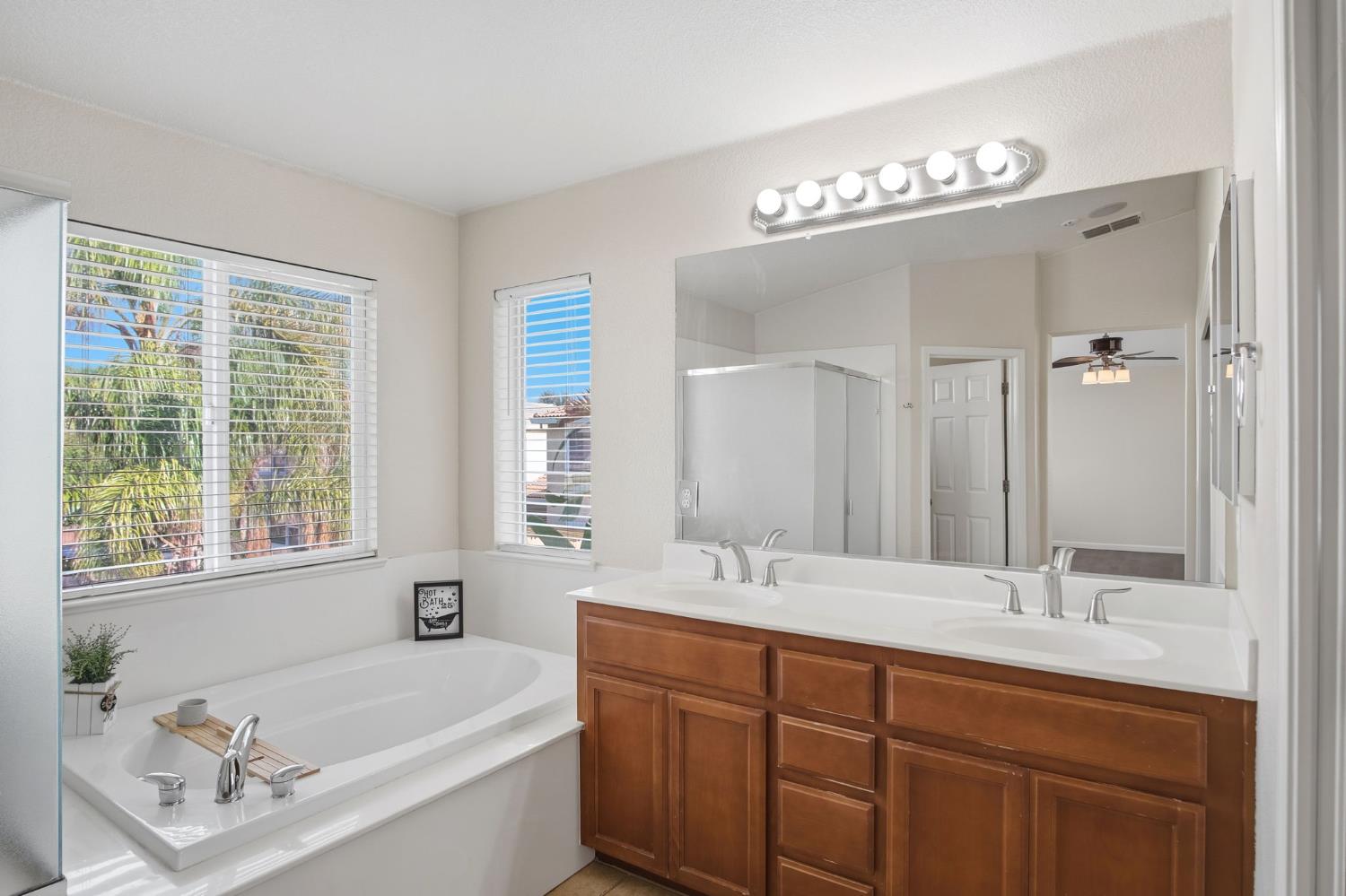 1239 Jewel Flower Dr, Patterson, CA 95363