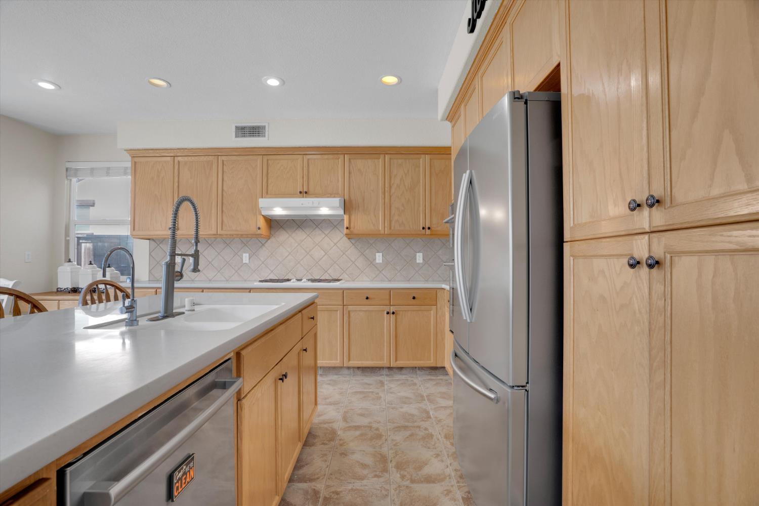 366 Romano Way, Oakdale, CA 95361