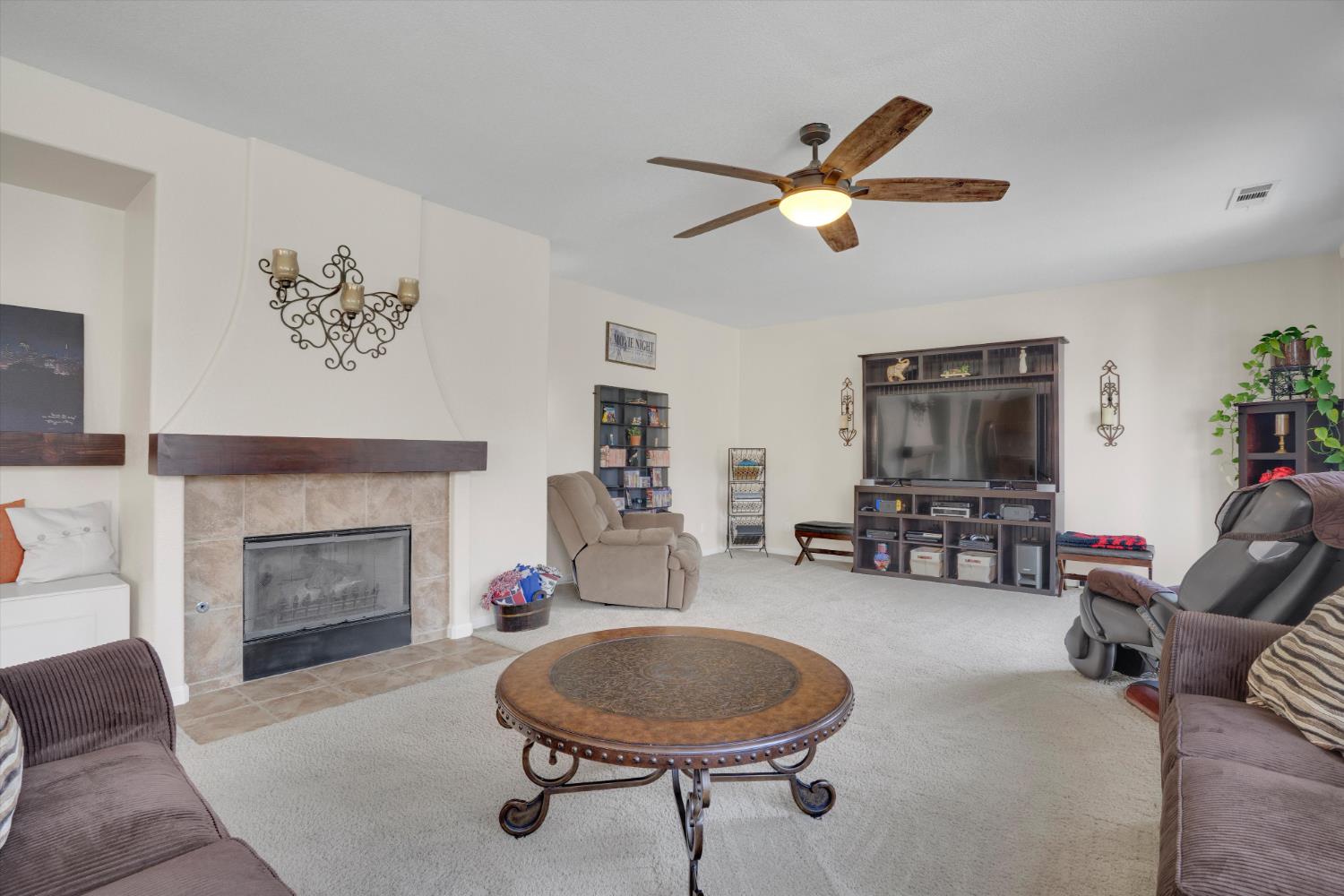 366 Romano Way, Oakdale, CA 95361