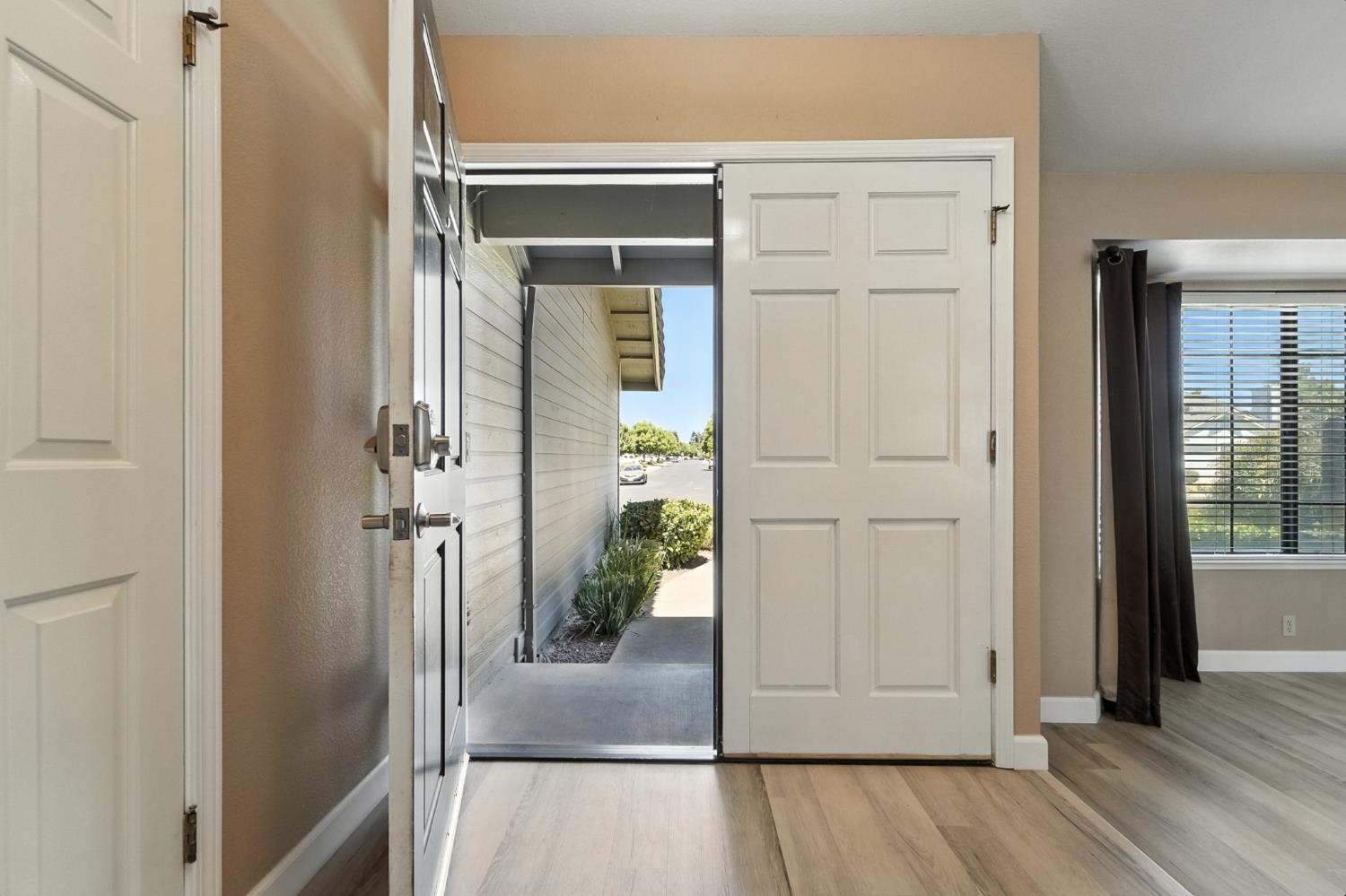 834 Cedar Ridge Dr, Turlock, CA 95382