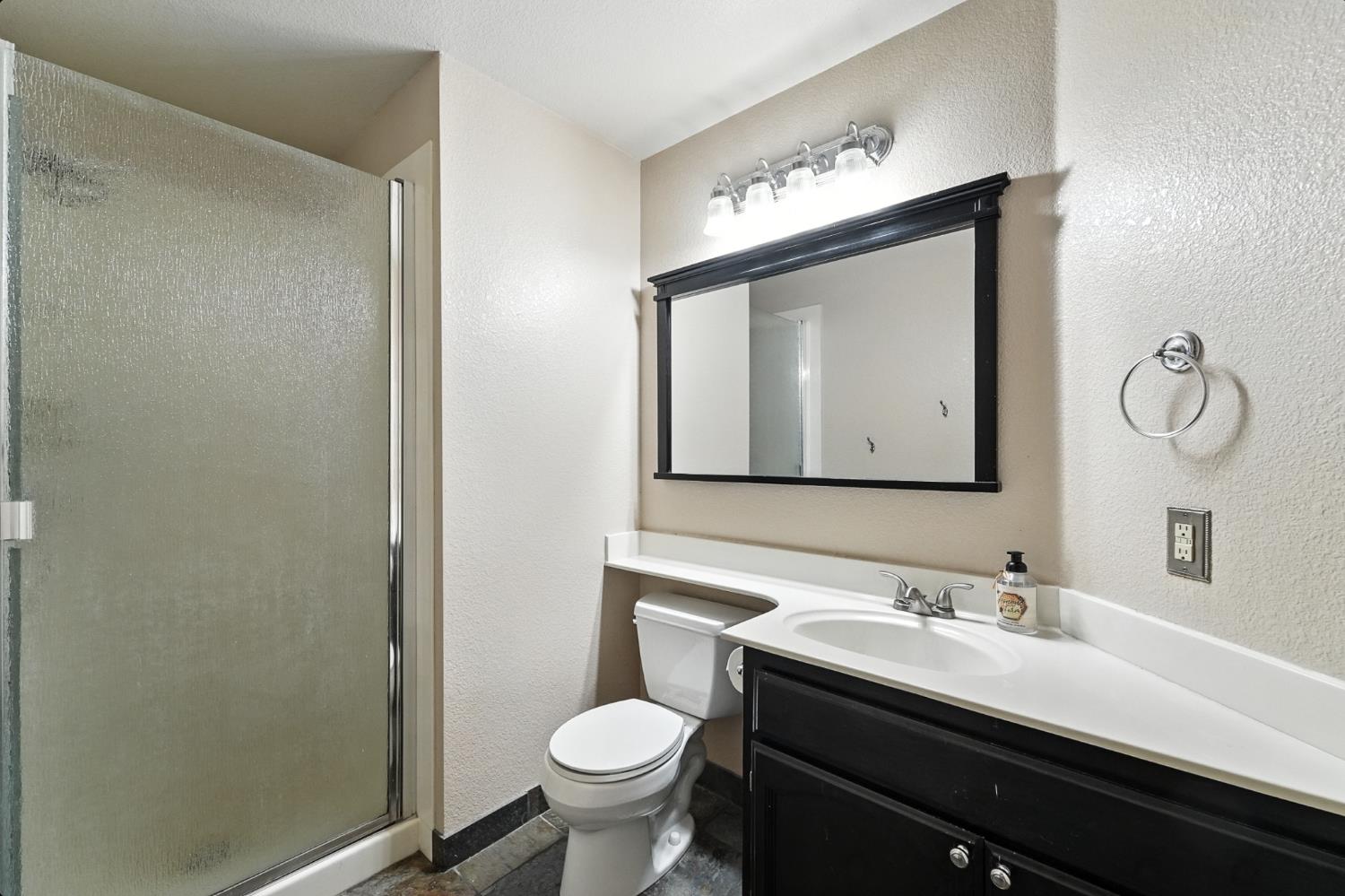 834 Cedar Ridge Dr, Turlock, CA 95382