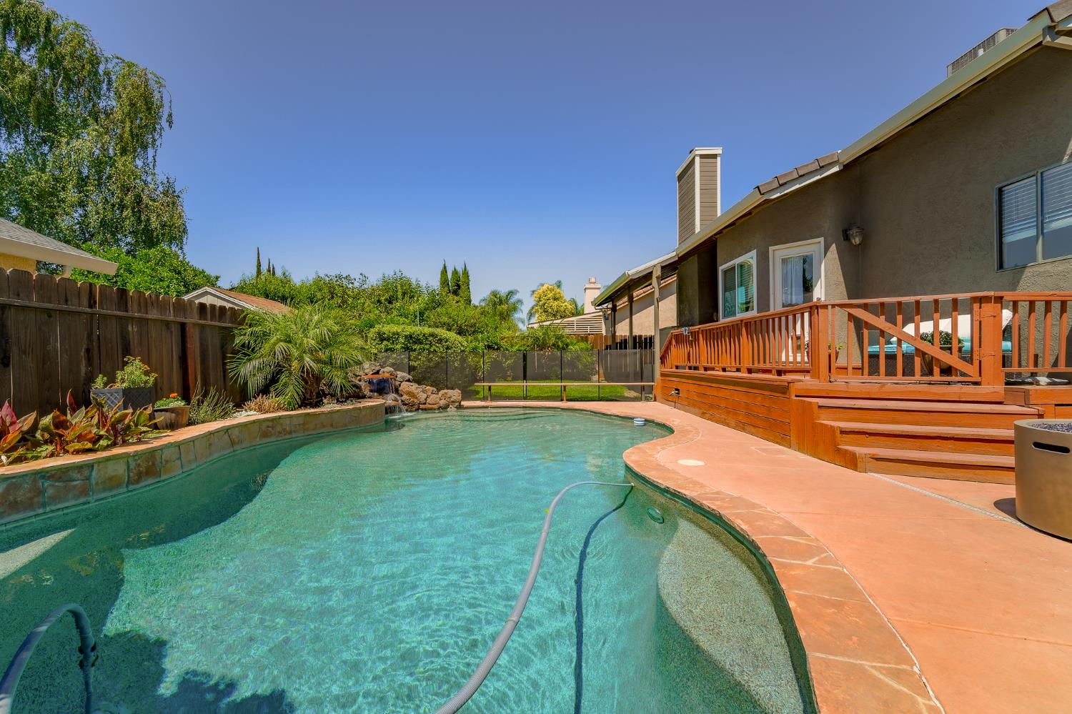 834 Cedar Ridge Dr, Turlock, CA 95382