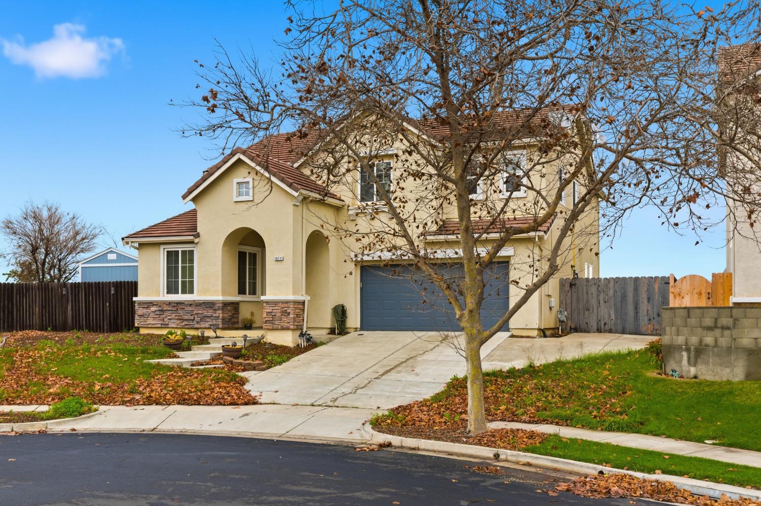 1377 Cougar Creek Dr, Patterson, CA 95363