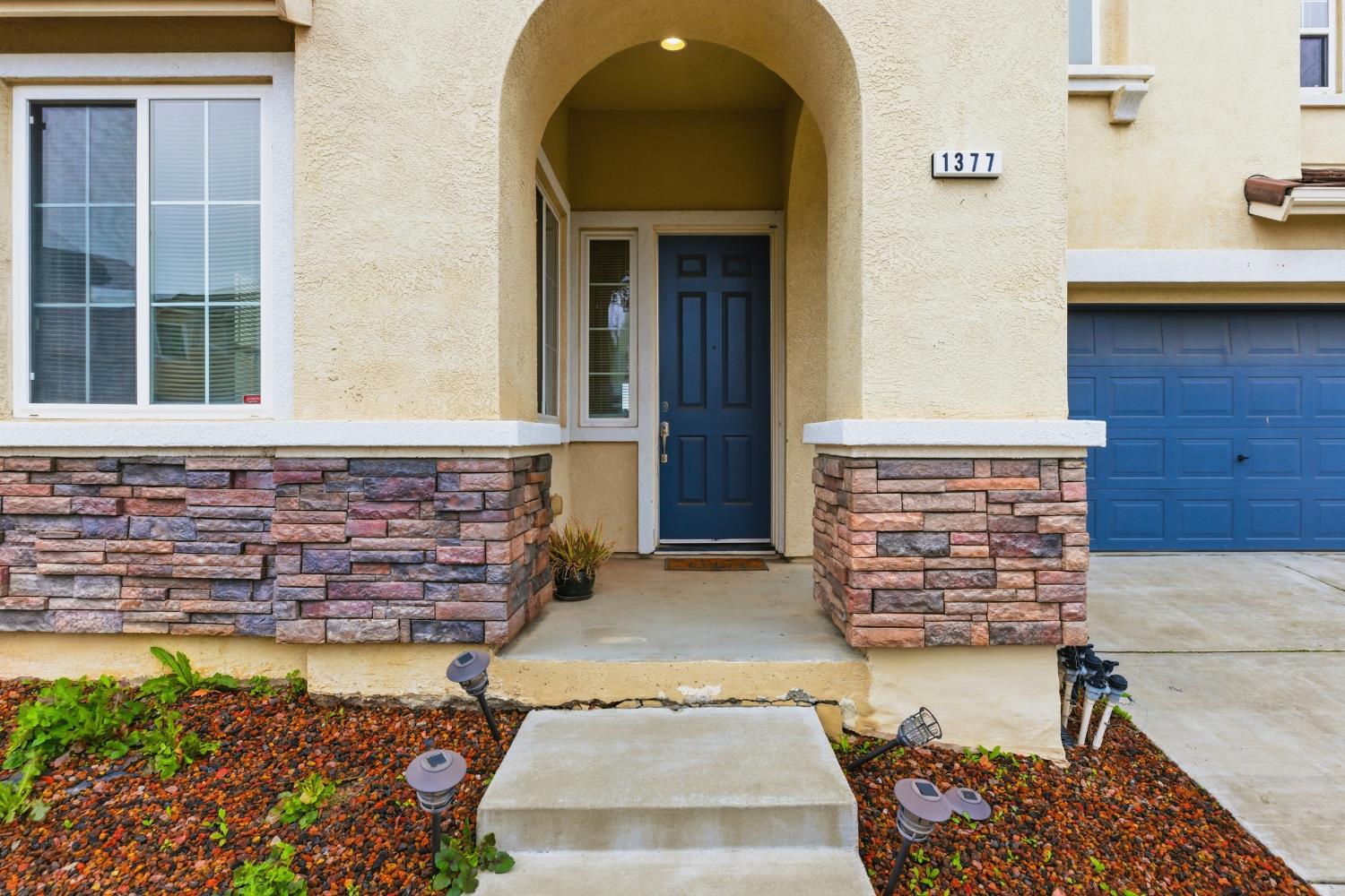 1377 Cougar Creek Dr, Patterson, CA 95363