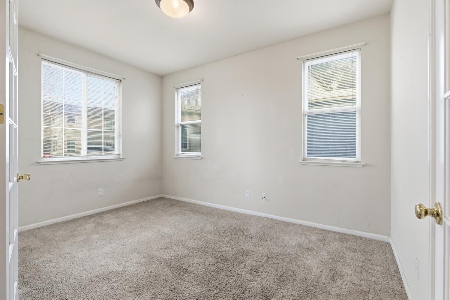 1377 Cougar Creek Dr, Patterson, CA 95363