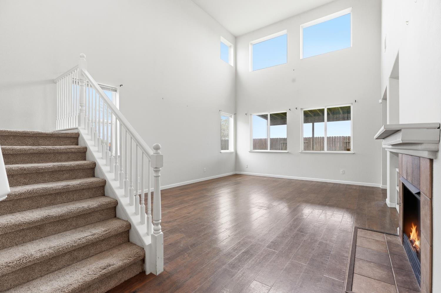 1377 Cougar Creek Dr, Patterson, CA 95363