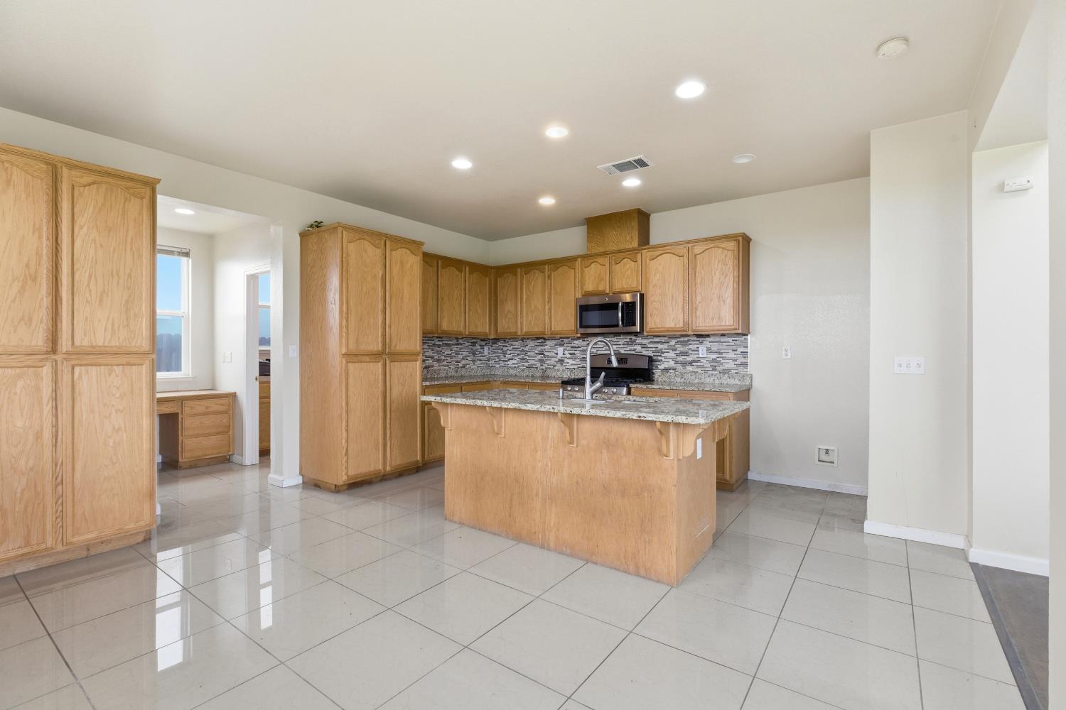 1377 Cougar Creek Dr, Patterson, CA 95363