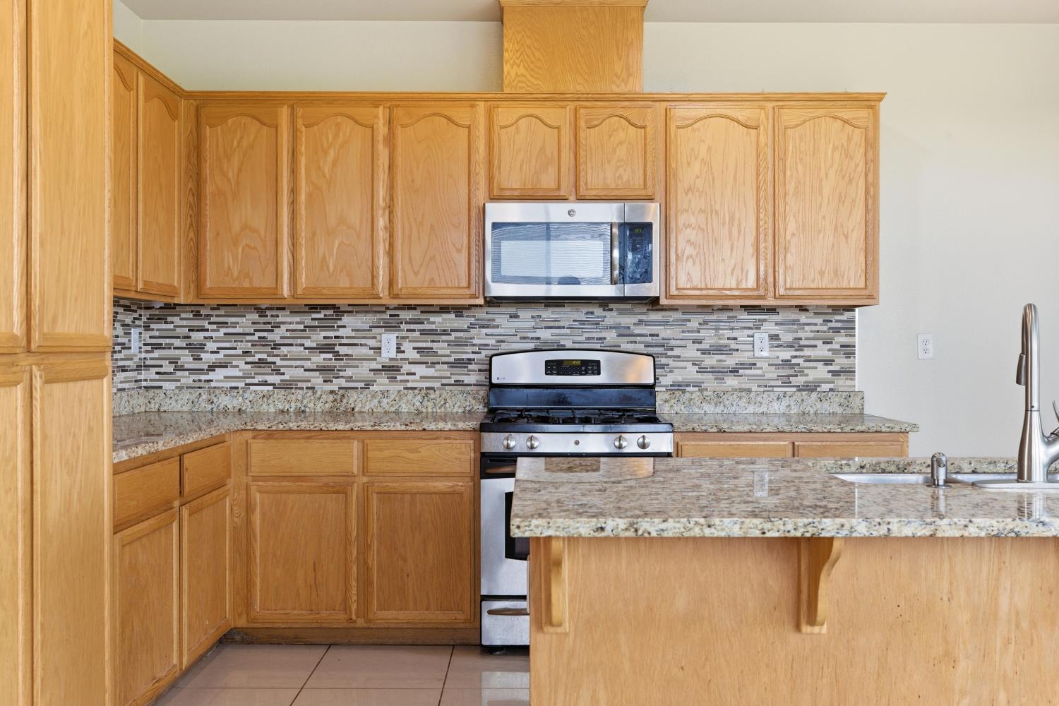 1377 Cougar Creek Dr, Patterson, CA 95363