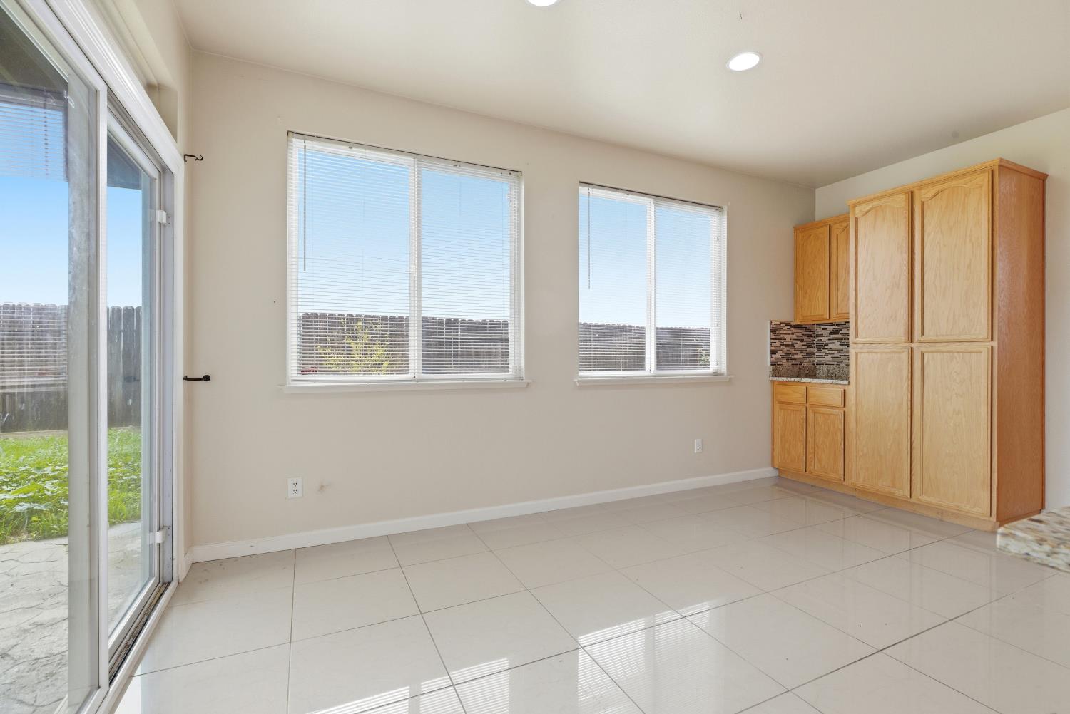 1377 Cougar Creek Dr, Patterson, CA 95363