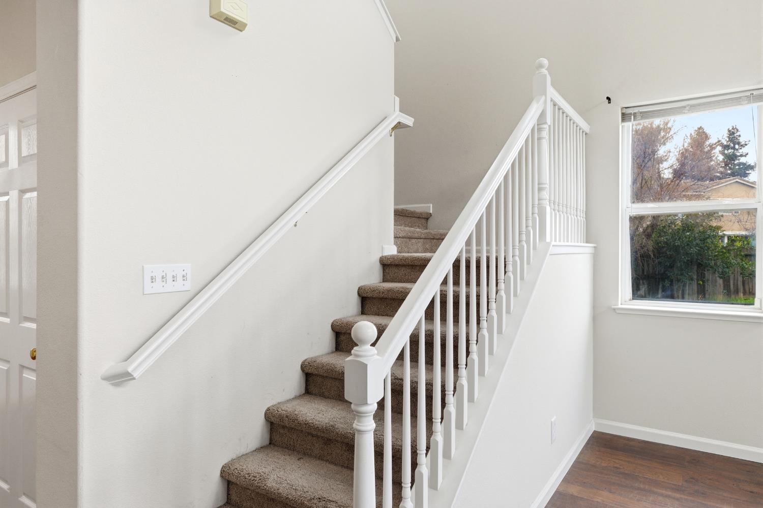 1377 Cougar Creek Dr, Patterson, CA 95363