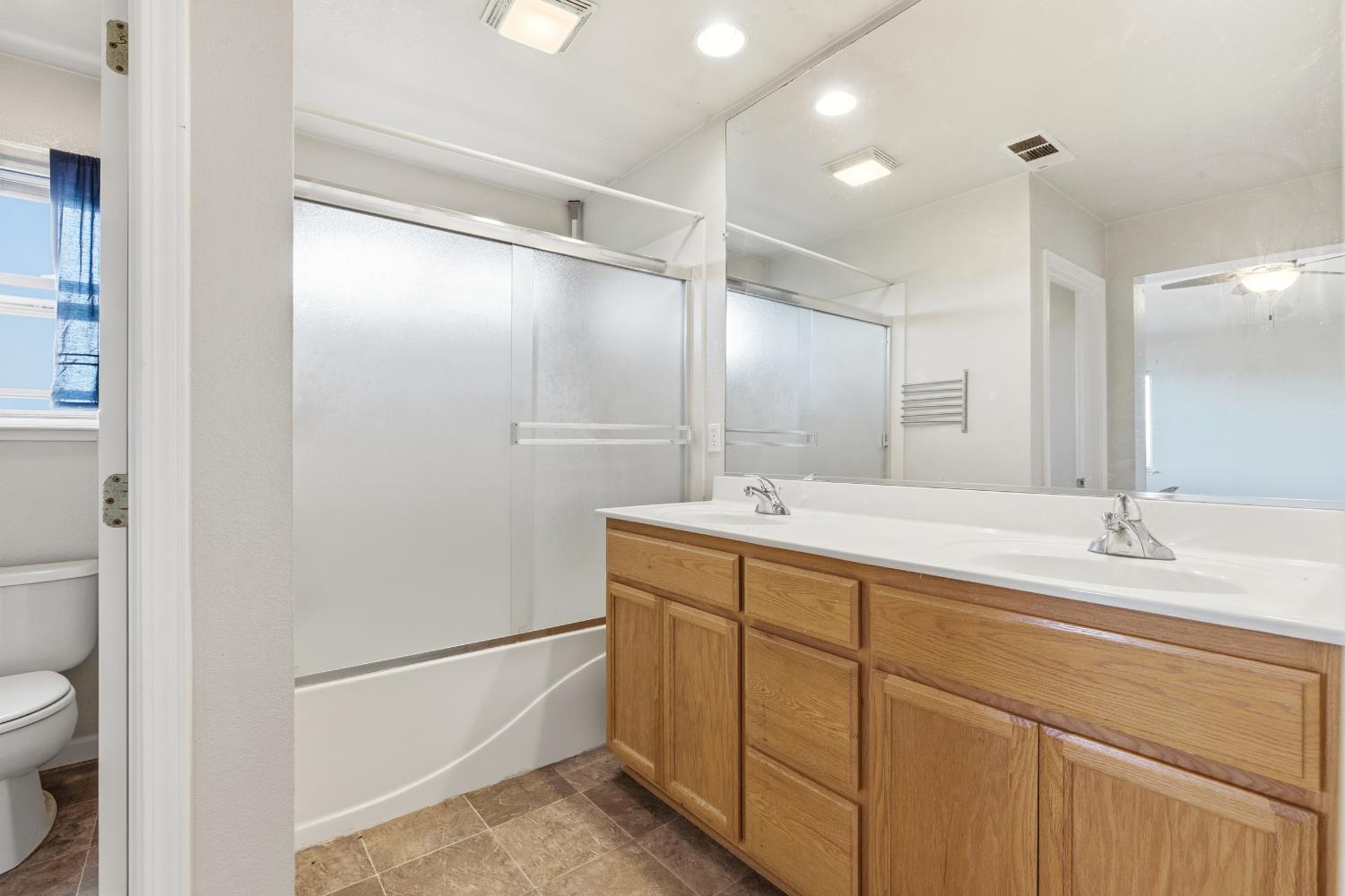 1377 Cougar Creek Dr, Patterson, CA 95363