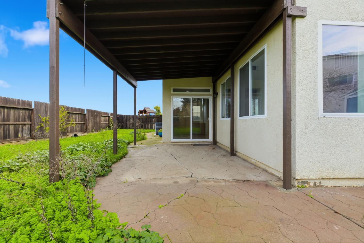 1377 Cougar Creek Dr, Patterson, CA 95363