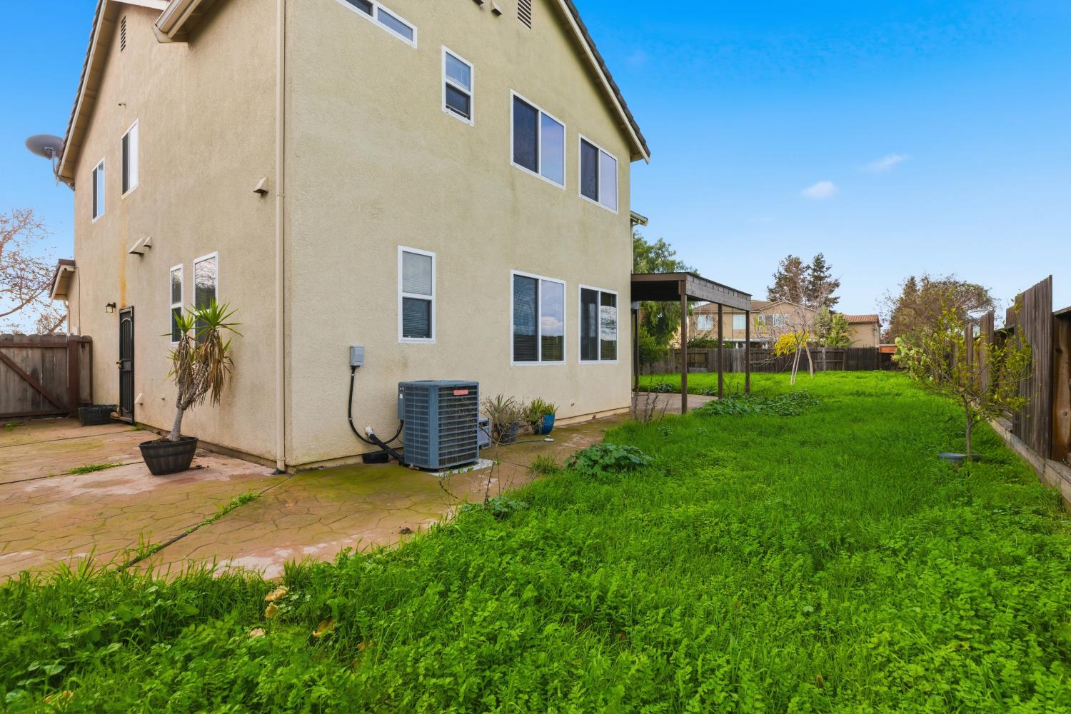 1377 Cougar Creek Dr, Patterson, CA 95363