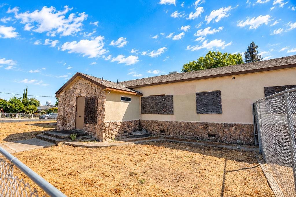 410 Stockton St, Manteca, CA 95337