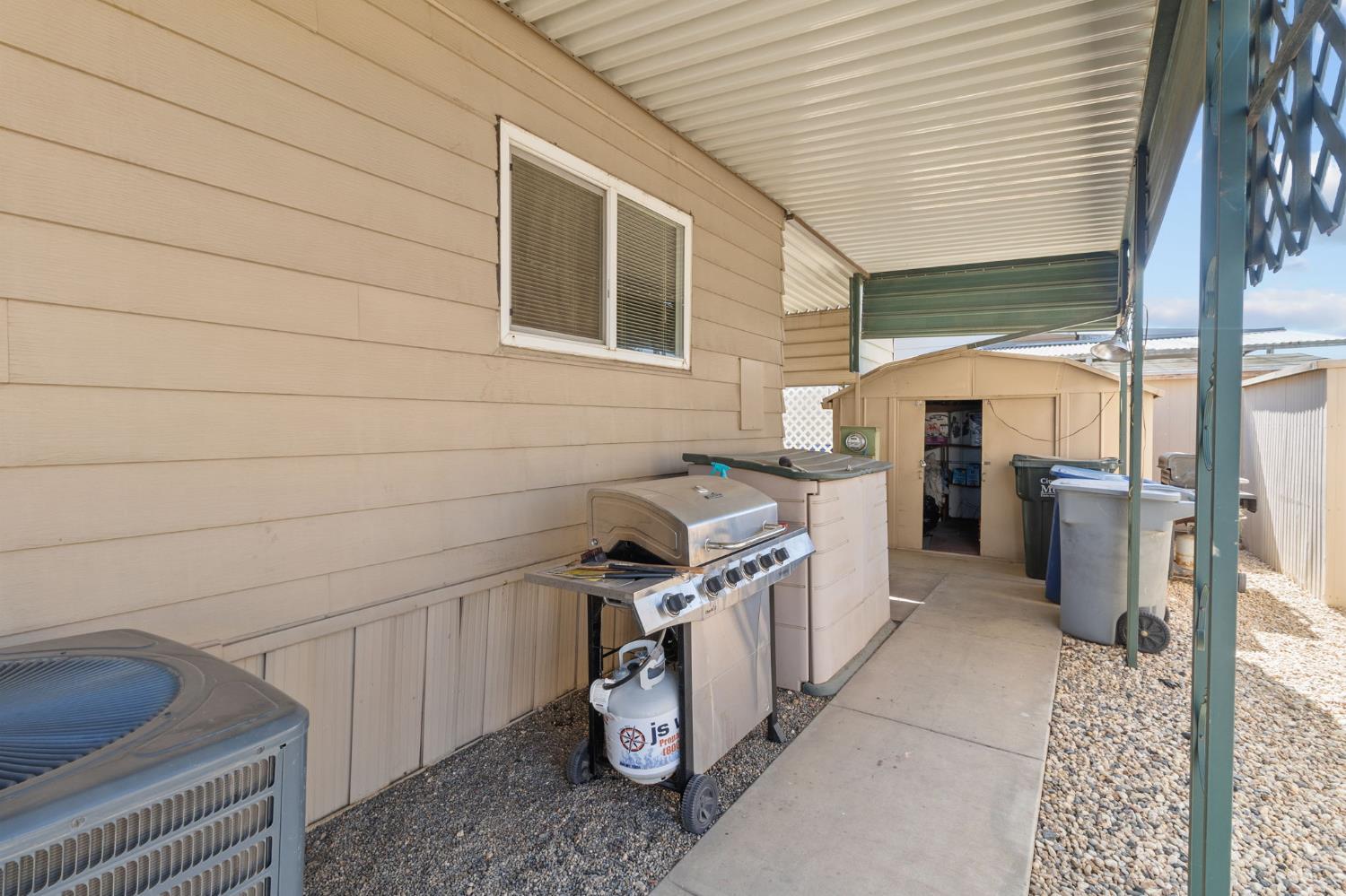 2240 Golden Oak Ln #94, Merced, CA 95341