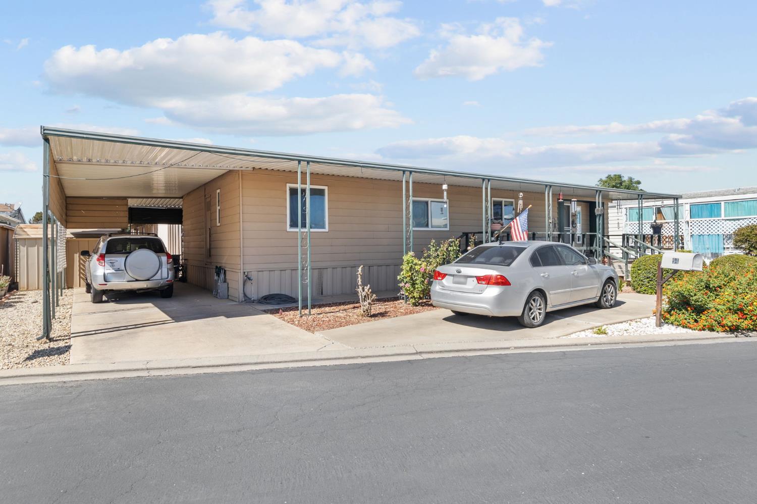 2240 Golden Oak Ln #94, Merced, CA 95341