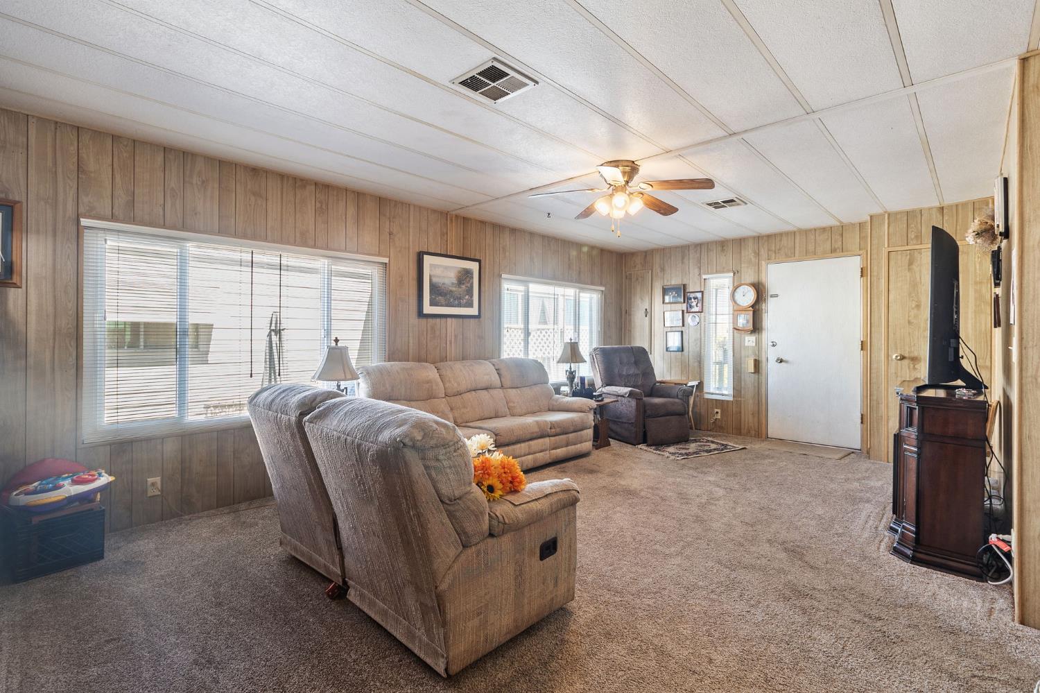 2240 Golden Oak Ln #94, Merced, CA 95341