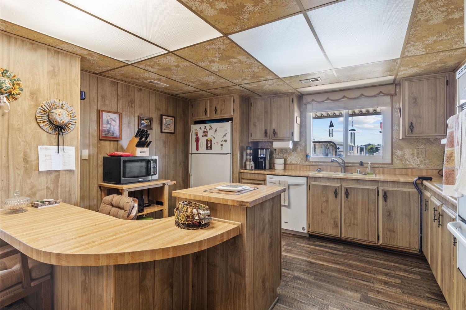 2240 Golden Oak Ln #94, Merced, CA 95341