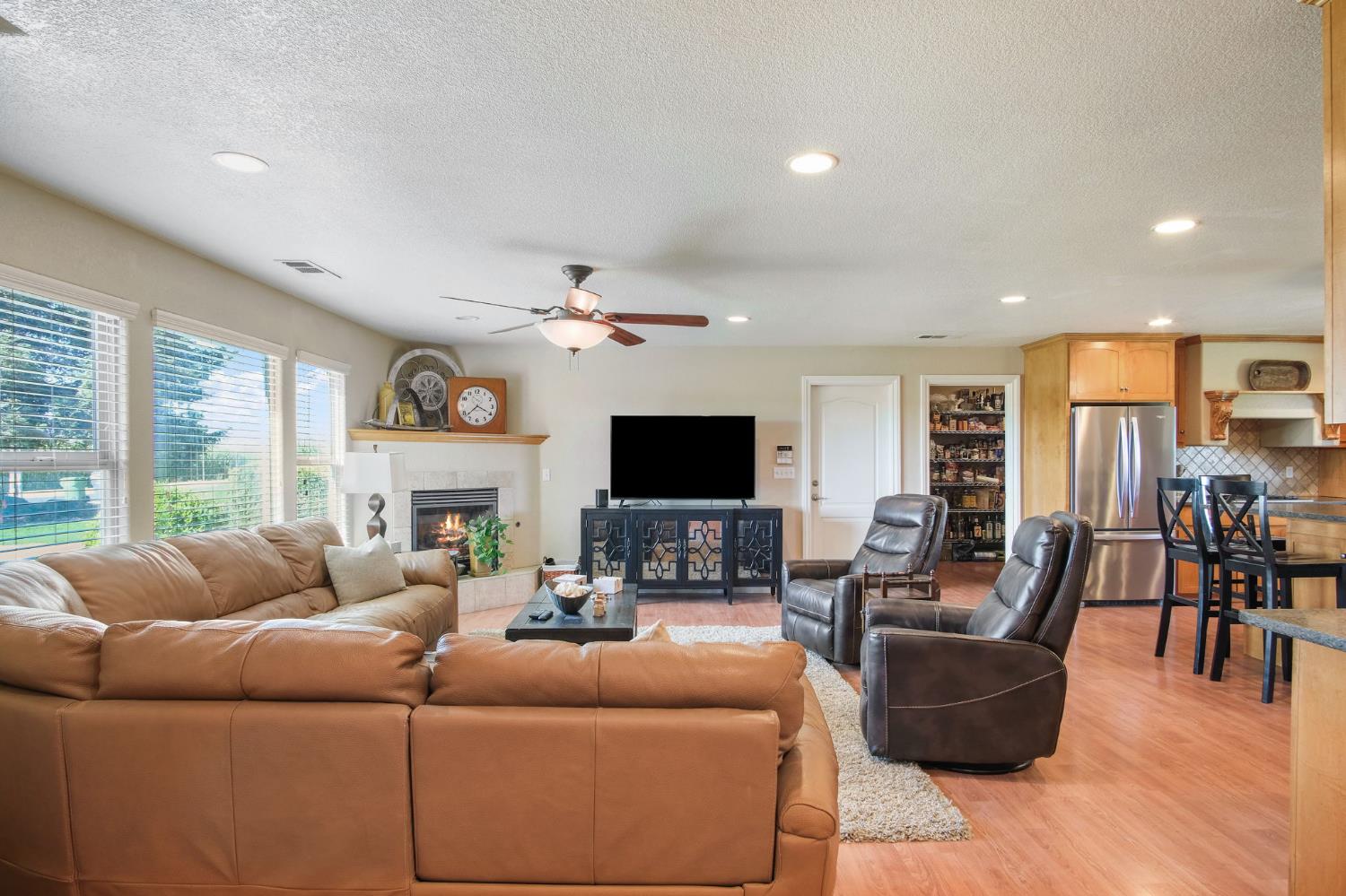 631 E Barnhart Rd, Turlock, CA 95382