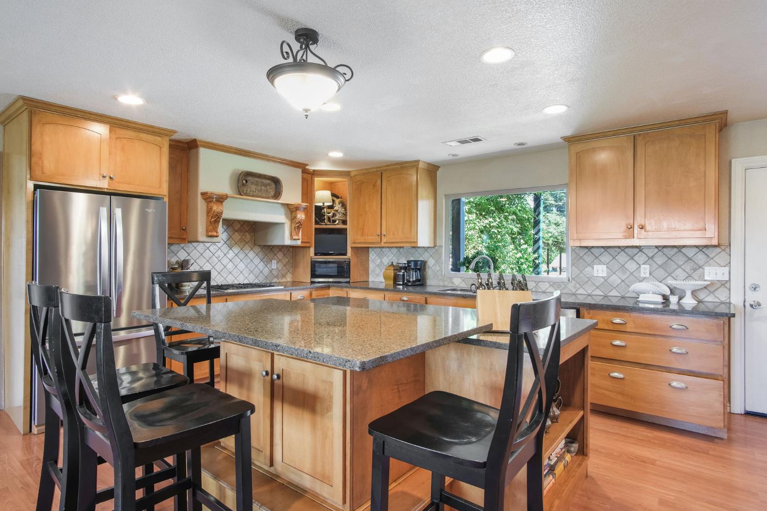 631 E Barnhart Rd, Turlock, CA 95382